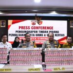 Barang Bukti Uang Palsu saat Press Rilis di Polresta Cirebon / Photo Dok Redaksi