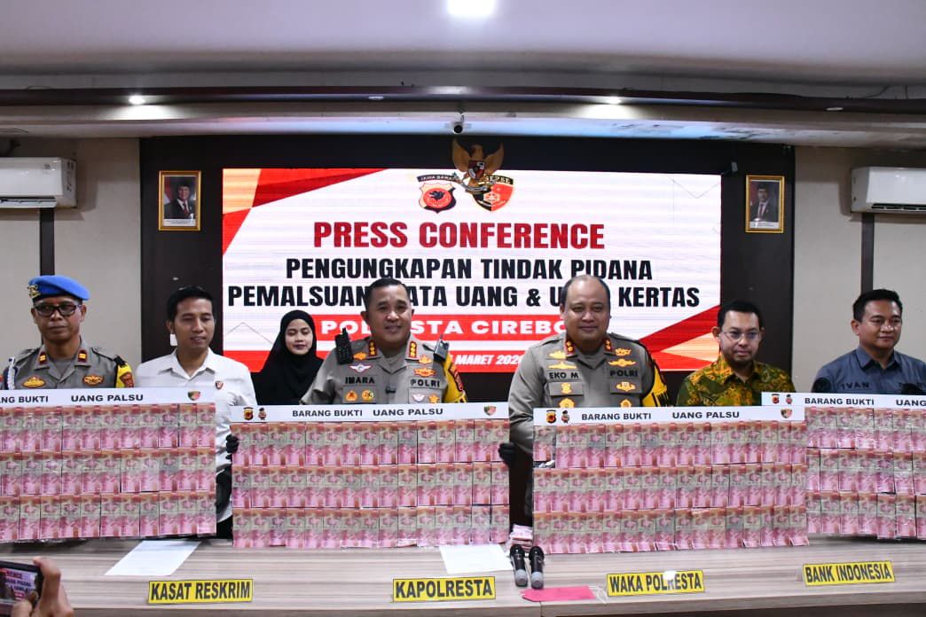 Barang Bukti Uang Palsu saat Press Rilis di Polresta Cirebon / Photo Dok Redaksi